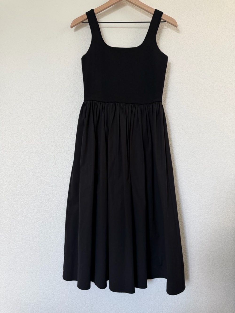 Theory classic elegant midi black dress